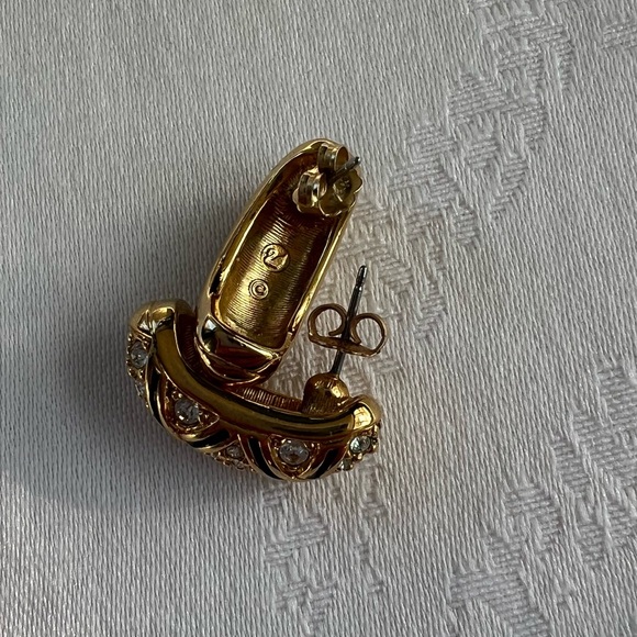 Beautiful dressy Swarovski earrings - Picture 2 of 4